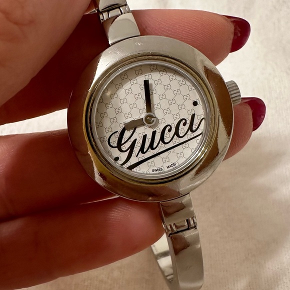 GUCCI- Ladies watch - Picture 11 of 16